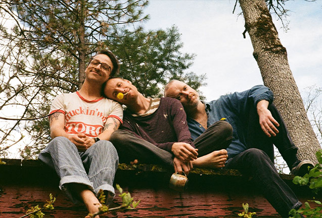 Ian George & The Knee Pockets