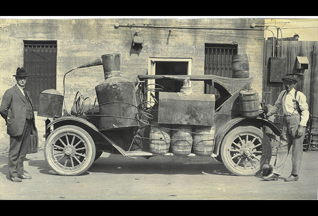 Oregon Moonshine: Bootleggers, Busts, and Brawls 