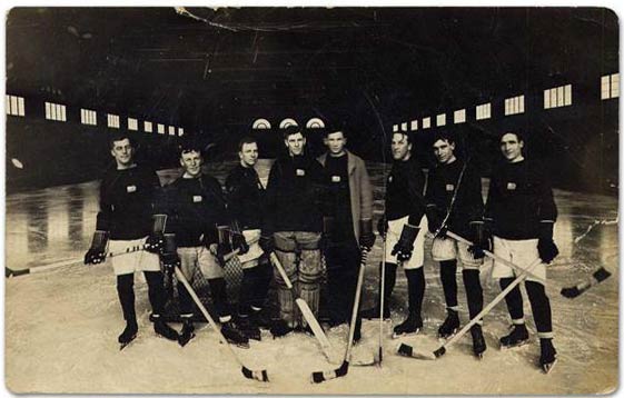 Portland Rosebuds Hockey Team, 1916